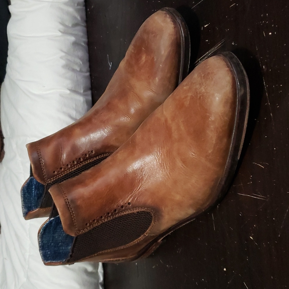 Bugatti Chelsea Boots.